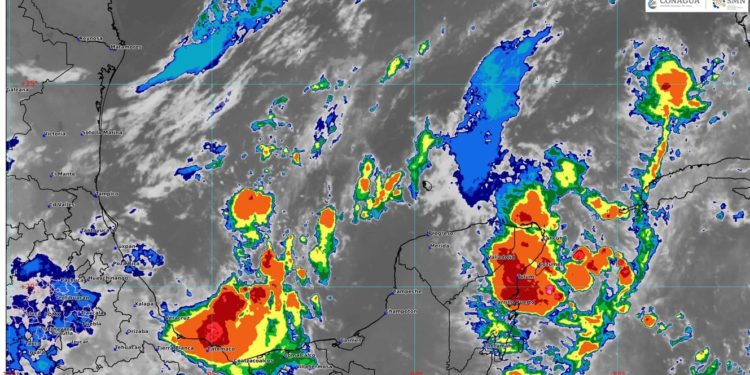 Prevén lluvias puntuales fuertes con descargas eléctricas en Quintana Roo