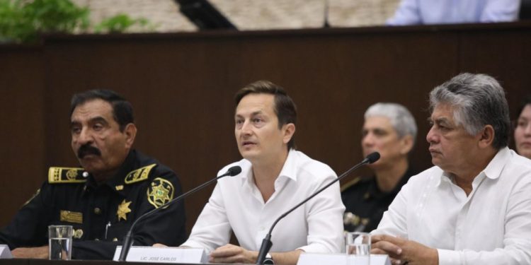 Comparecen ante Diputados Locales funcionarios del Gobierno del Estado