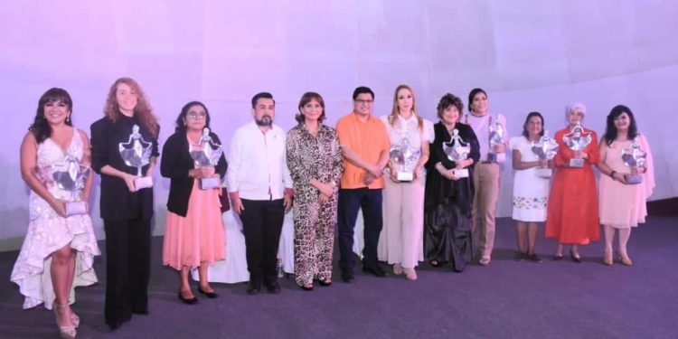 Reconoce IEM a mujeres tabasqueñas que han dejado huella en distintas áreas