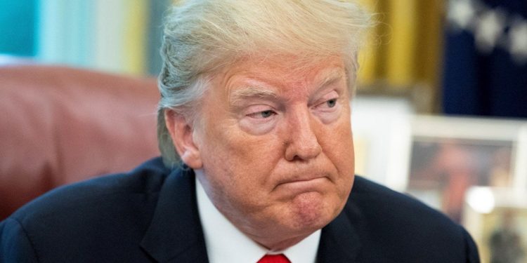 Juez retrasa sentencia a Donald Trump por fraude