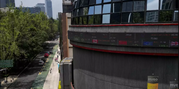 Abren a la baja Mercados Mexicanos después de un fin de semana largo