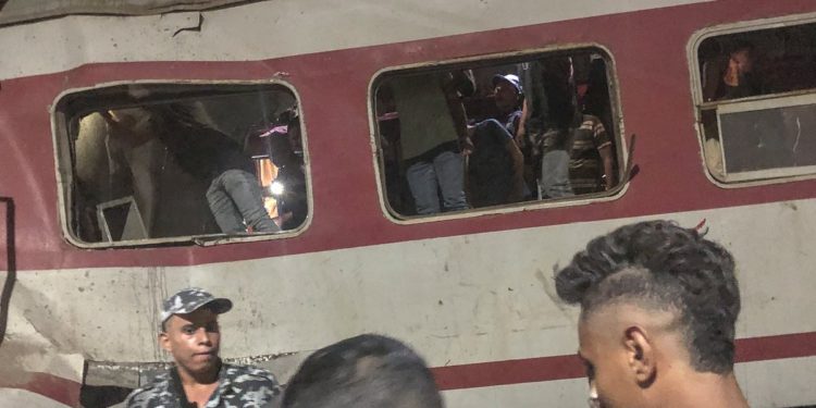 Choque de trenes deja al menos 40 personas heridas en Egipto