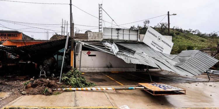 Huracán John deja al menos cinco personas muertas tras su paso en Guerrero