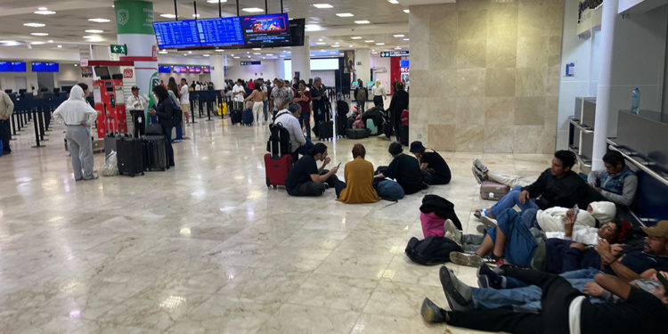 Aeropuerto Internacional de Cancún reporta cancelaciones y demoras de vuelos tras el paso de ‘Helene’