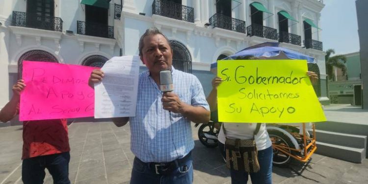 Piden ambulantes apoyo para obtener 50 espacios comerciales durante la noche del Grito