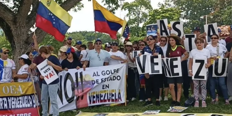 Venezolanos en Tabasco exigen reconocimiento de Edmundo González como presidente legítimo de Venezuela