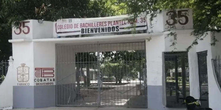 Tragedia en Cárdenas: Estudiante pierde la vida tras caerle una portería de metal