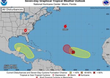 Autoridades vigilan tres zonas de baja presión con probabilidad de desarrollo ciclónico para Quintana Roo
