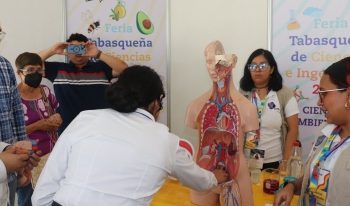 Participan estudiantes en exposición de «Ciencia en Movimiento» durante FETACI 2024