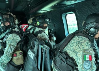 Helicóptero de Sedena realiza sobrevuelos en Villahermosa