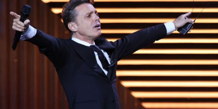 Luis Miguel rompe récord con su tour más taquillero de la historia