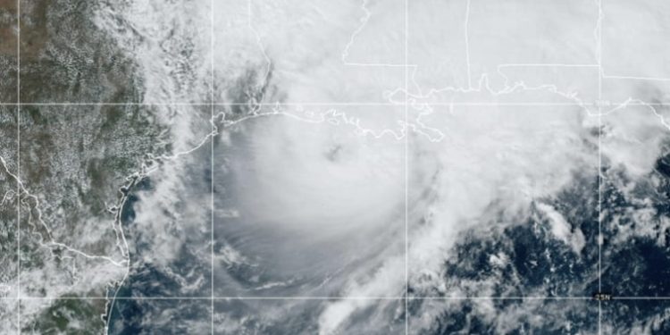 Huracán Francine categoría 2 toca tierra en Louisiana