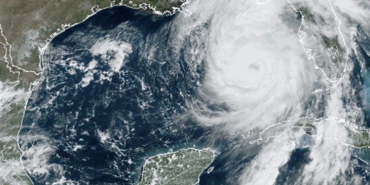 Huracán ‘Helene’ se convierte en categoría 4, alertando a Florida
