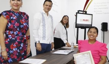 Mujeres, motor económico de Tabasco: García Mallitz; entregan finiquitos de BanMujer
