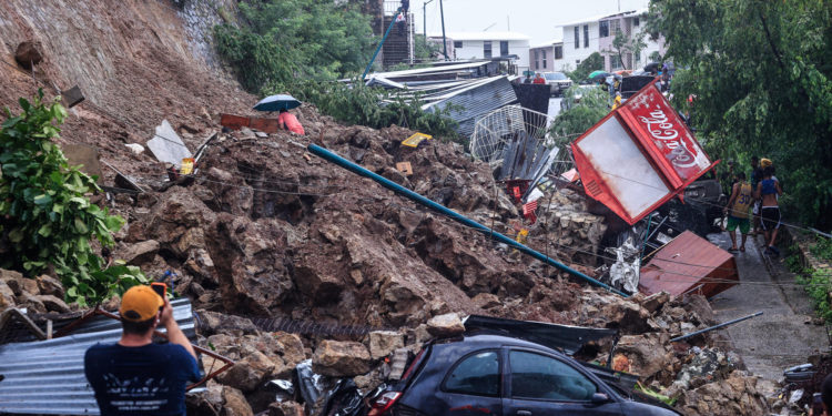 Suman a 22 personas fallecidas tras el paso del huracán John en Guerrero