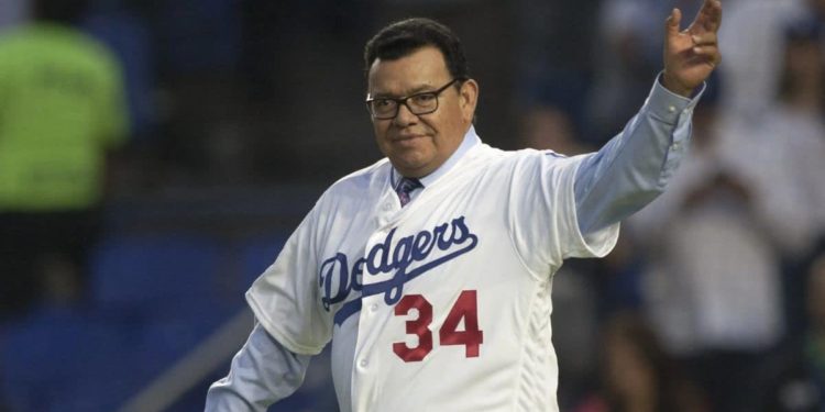 Hospitalizan a Fernando Valenzuela, legendario beisbolista de los Dodgers