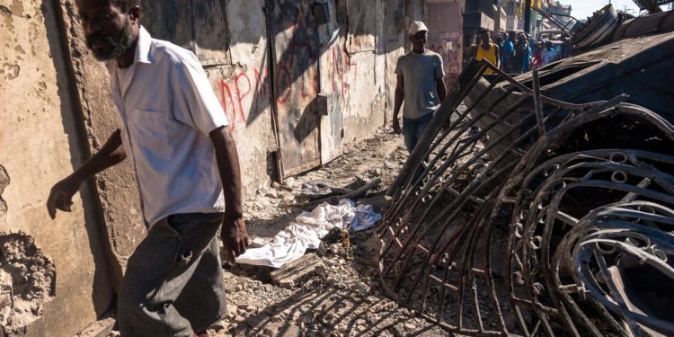 Explota camión de cisterna dejando 15 personas muertas y 40 heridas en Haití
