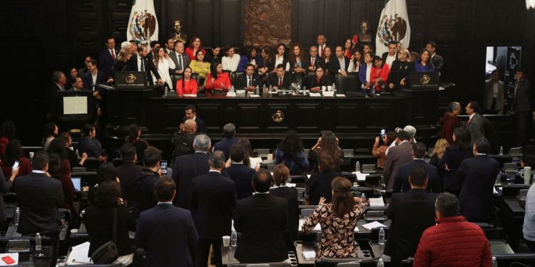 Morena y sus aliados aprueban la reforma al Poder Judicial, incluyendo el panista Miguel Ángel Yunes