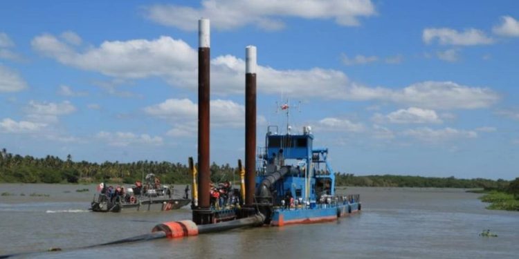 Semar dejará dos dragas en Tabasco para continuar desazolve de ríos: Merino