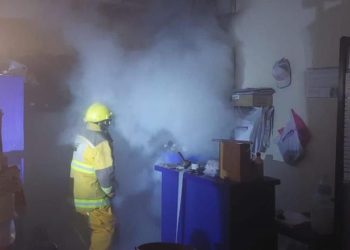 Logra Protección Civil Centro controlar incendio en abarrotera