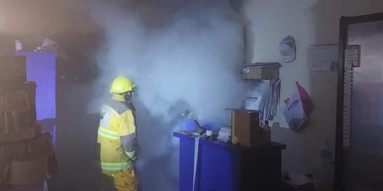 Logra Protección Civil Centro controlar incendio en abarrotera