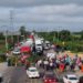Habitantes de La Huerta bloquean carretera Villahermosa-Frontera por falta de energía eléctrica