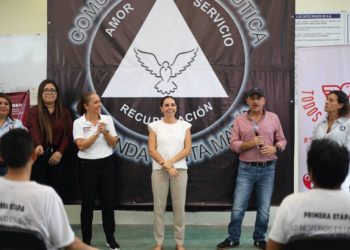 Ana Paty Peralta lleva bienestar con lentes gratuitos a bonfileños