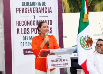 Reconoce Ana Paty Peralta a policías cancunenses por su perseverancia y acciones humanitarias