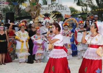 Ana Paty Peralta invita a cancunenses a sumarse al festival «Hanal Pixán»