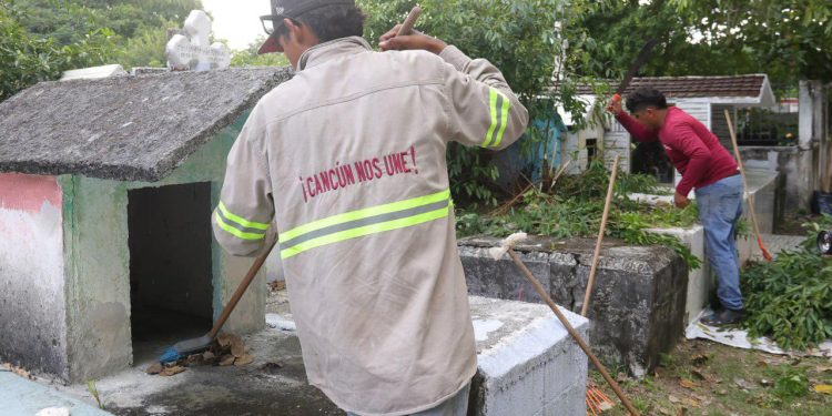 Panteón los Olivos amplía horarios por celebración del Día de Muertos