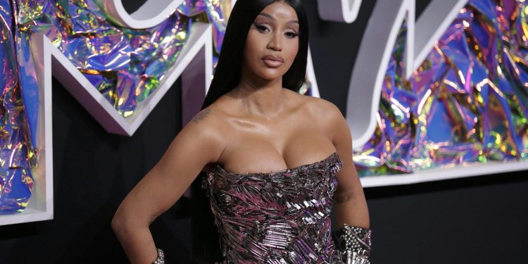 Cardi B cancela concierto tras ser hospitalizada de emergencia