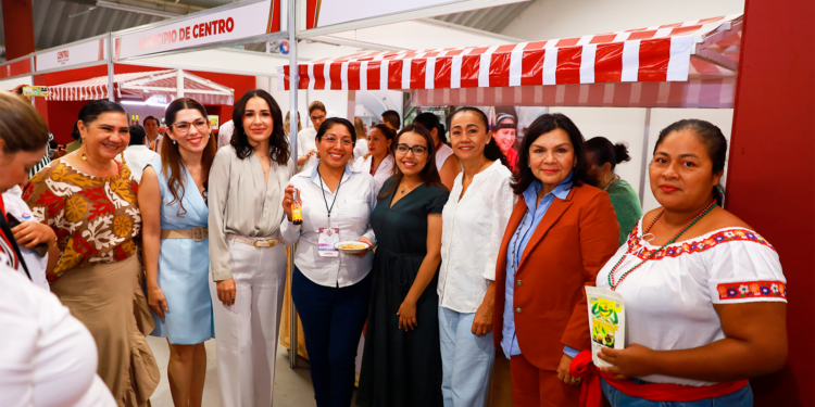 Muestra Centro en Expo CANACINTRA 2024 consolidación del programa Mujeres al Centro