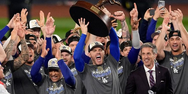 Los Dodgers logran victoria y se coronan campeones en la Serie Mundial de béisbol