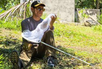 Alumno de la UJAT estudia especies de abejas dentro de la Reserva de la Biosfera de Wanha´