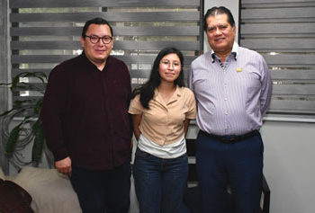 Rector de la UJAT reconoce innovación de alumna de la DAEA ganadora en Feria Científica de Brasil