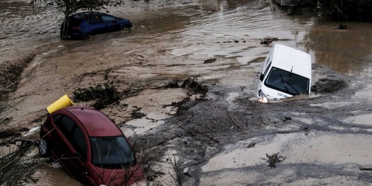 Inundaciones deja 70 personas fallecidas en Valencia, España