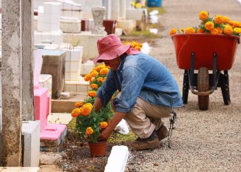 Preparados los panteones de Centro para recibir a visitantes por Día de Muertos