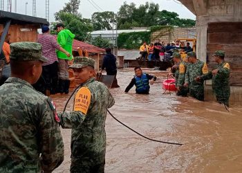 Ejército y Guardia Nacional mantienen planes de emergencia en Tabasco y Chiapas tras paso de tormenta Nadine