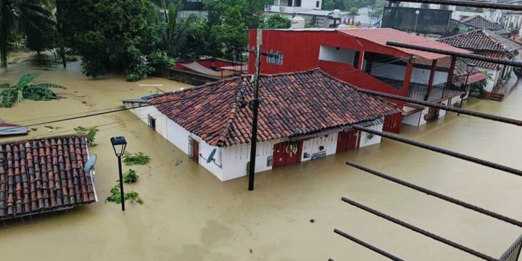 PC reporta 70 personas albergadas en Jalapa y Teapa tras efectos de ciclón Nadine