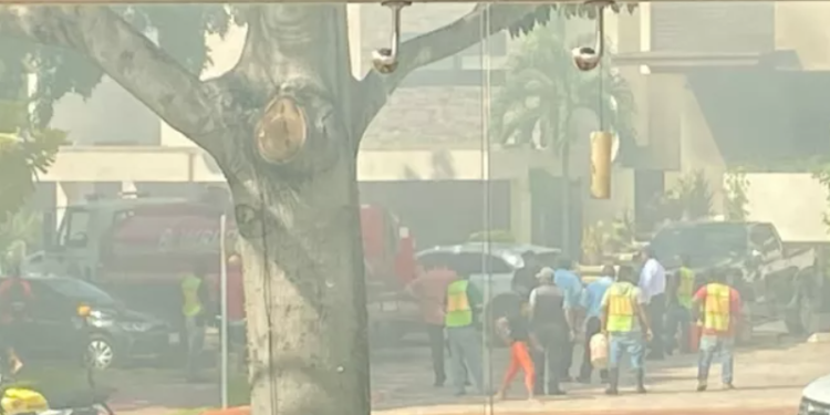 Una explosión en la zona residecial de Cumbres en Cancún deja una sin vida y a dos lesionados gravemente heridos