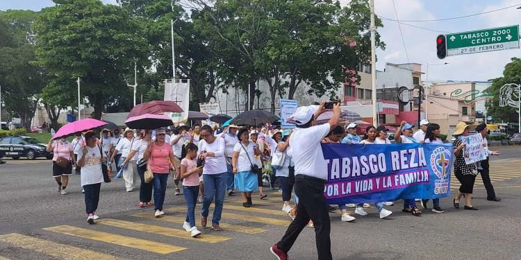 Marchan en Tabasco por la Vida y la Mujer; exigen políticas en favor de embarazadas