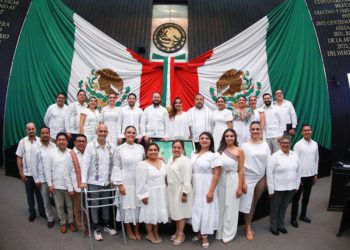 Conmemoran 50 Aniversario de Quintana Roo con Sesión Solemne