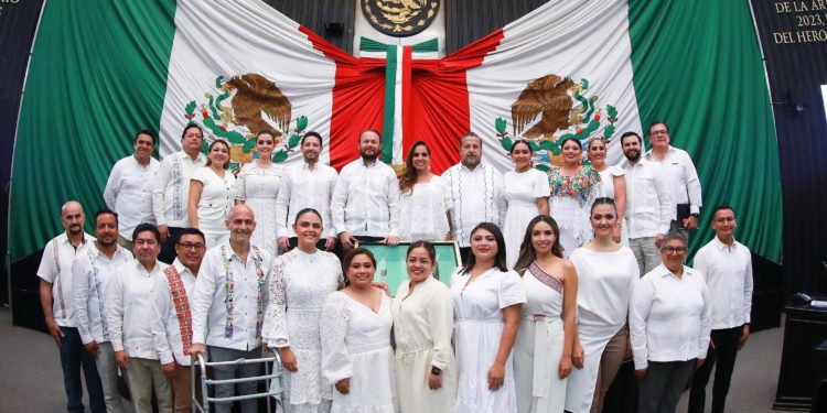 Conmemoran 50 Aniversario de Quintana Roo con Sesión Solemne