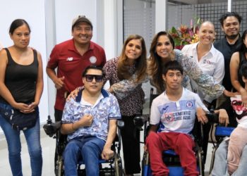 Fortalece Mara Lezama la inclusión con entrega de sillas de ruedas eléctricas