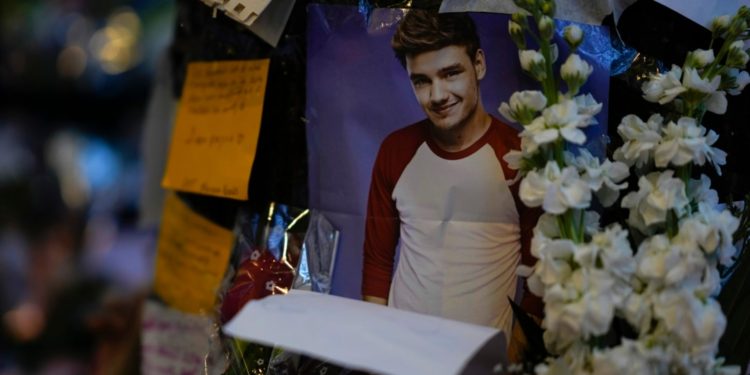 Padre de Liam Payne llega a Buenos Aires para recoger el cuerpo de su hijo