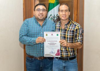 Diego Castañón Trejo presidente Municipal de Tulum entrega nombramientos a directores generales y directores de áreas