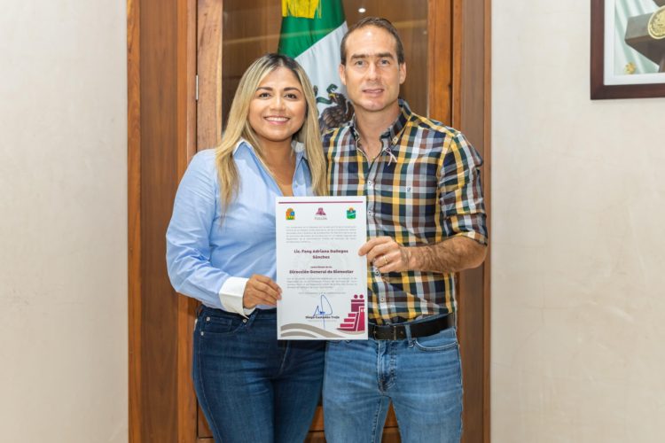 Diego Castañón Trejo presidente Municipal de Tulum entrega nombramientos a directores generales y directores de áreas
