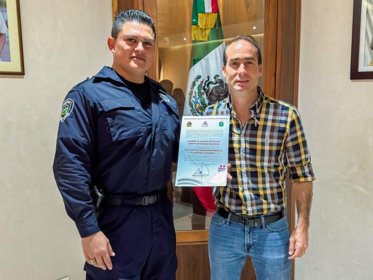 Diego Castañón Trejo presidente Municipal de Tulum entrega nombramientos a directores generales y directores de áreas