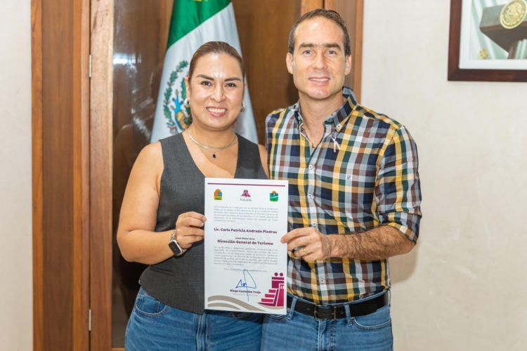 Diego Castañón Trejo presidente Municipal de Tulum entrega nombramientos a directores generales y directores de áreas