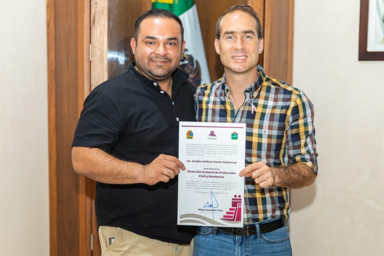 Diego Castañón Trejo presidente Municipal de Tulum entrega nombramientos a directores generales y directores de áreas